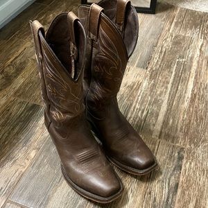 Mens Ariat boots size 9D
